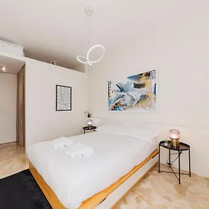 https://luxury-art-house-luminoso-apt-in-porta-venezia.italymilanhotels.net